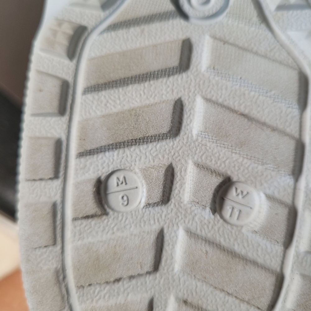 Crocs Light Blue Lined Clogs - Picture 7 of 7